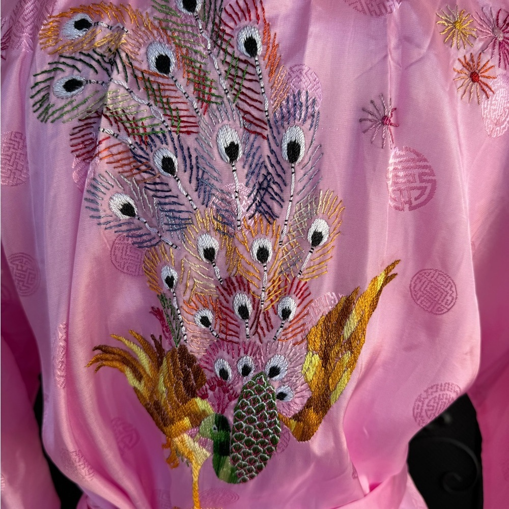 Vintage Pink Embroidered Peacock Satin Robe - Picture 4 of 14